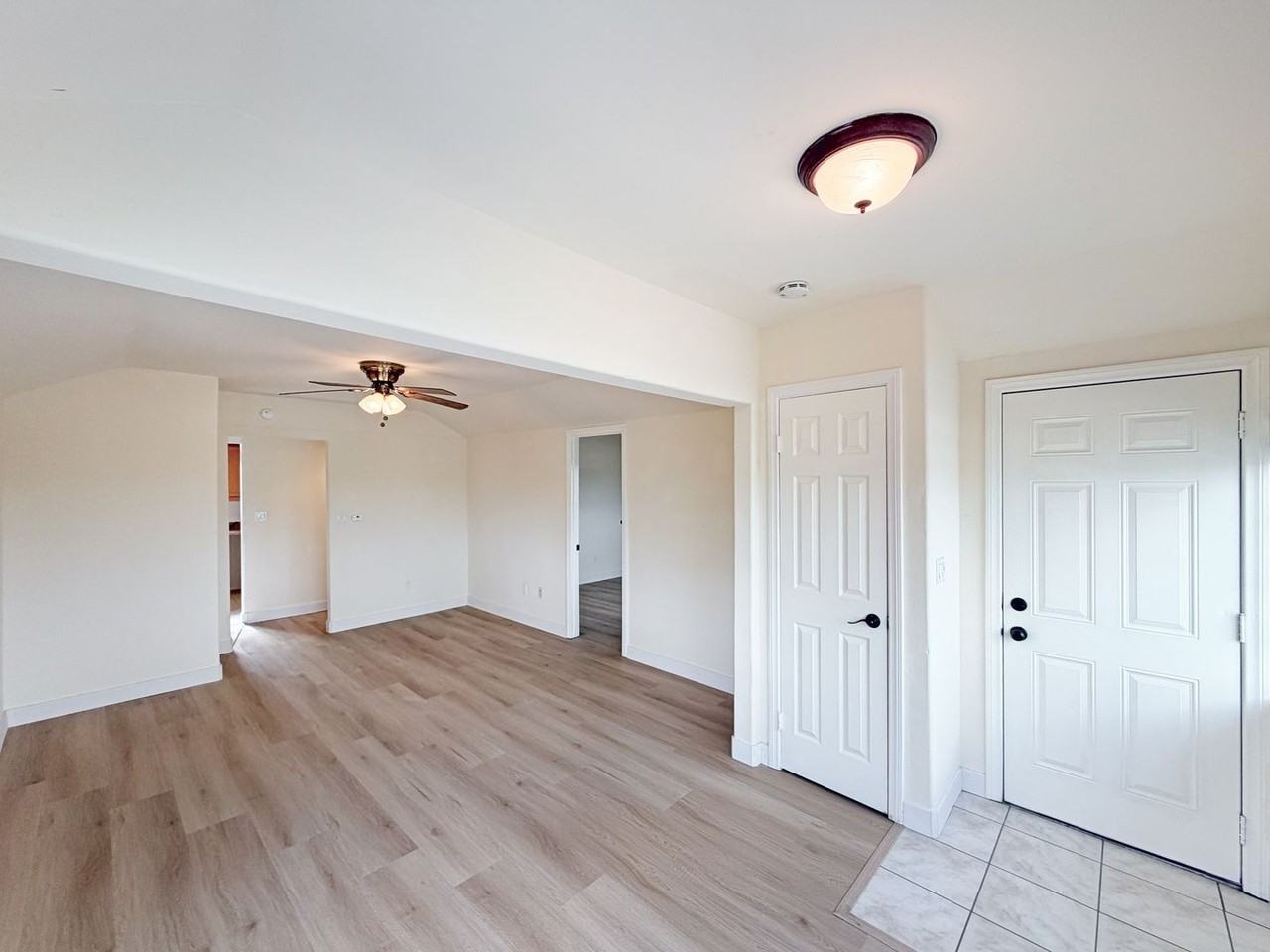 4337 1/2 Cleveland Ave - Photo 4 of 17