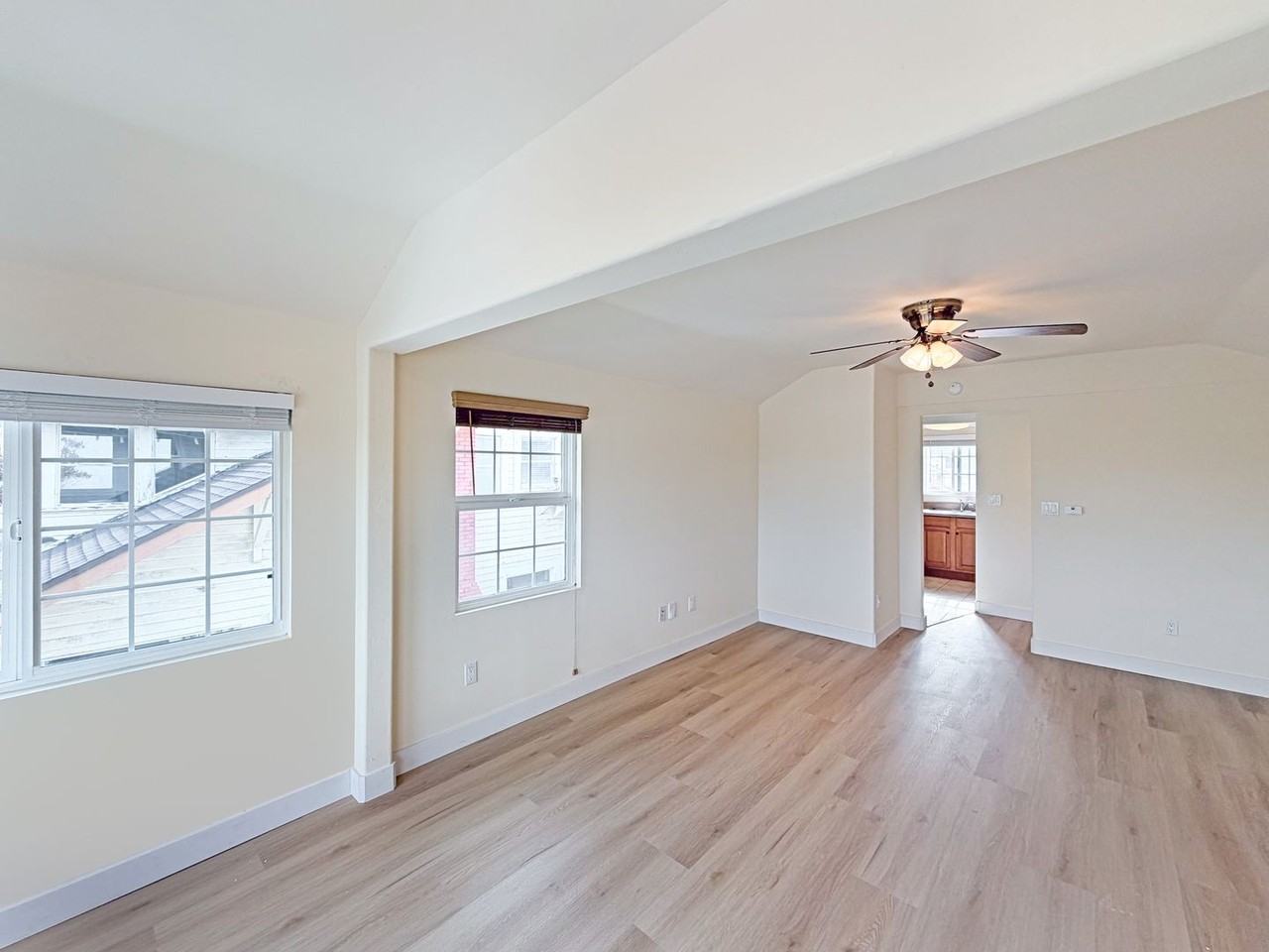 4337 1/2 Cleveland Ave - Photo 5 of 17
