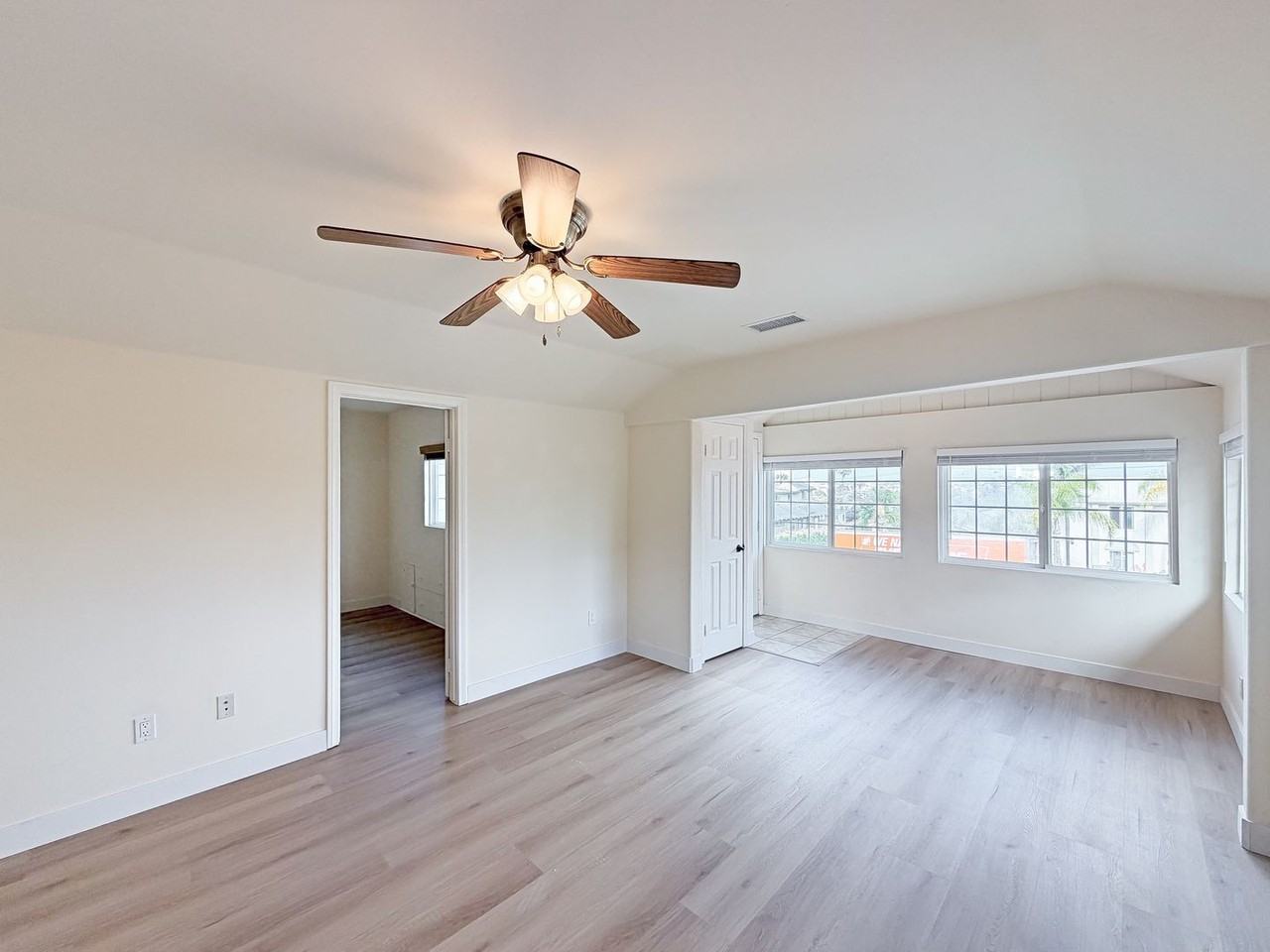 4337 1/2 Cleveland Ave - Photo 6 of 17