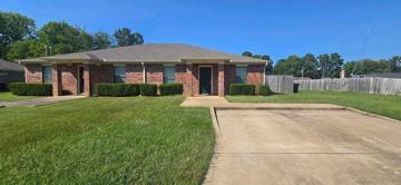 featured image of Clearwood Dr