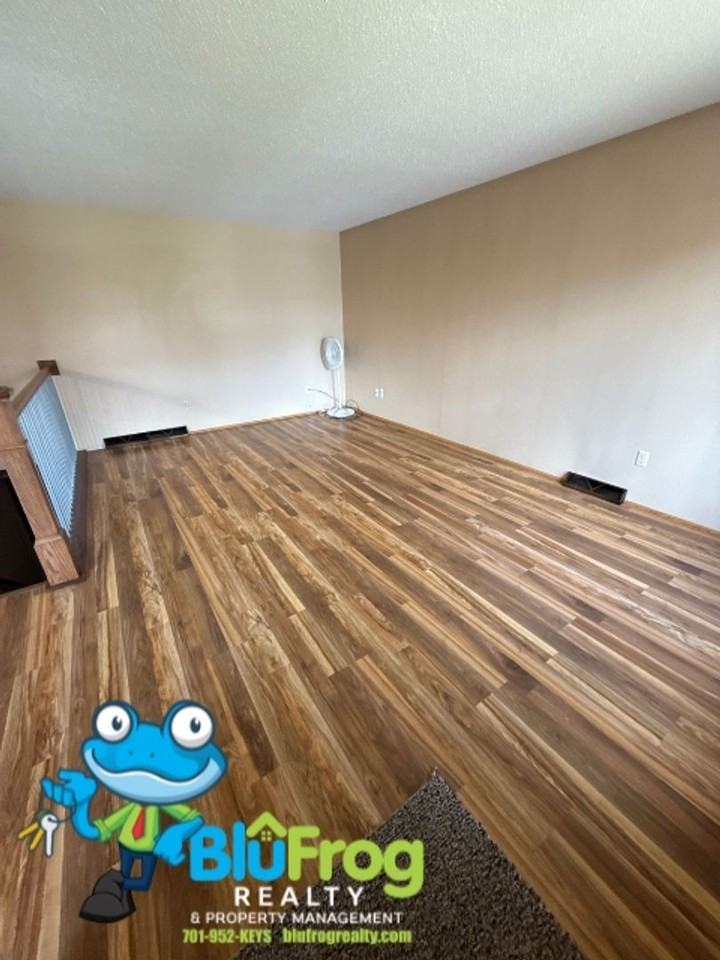 1415 8th Ave Ne - Photo 2 of 16