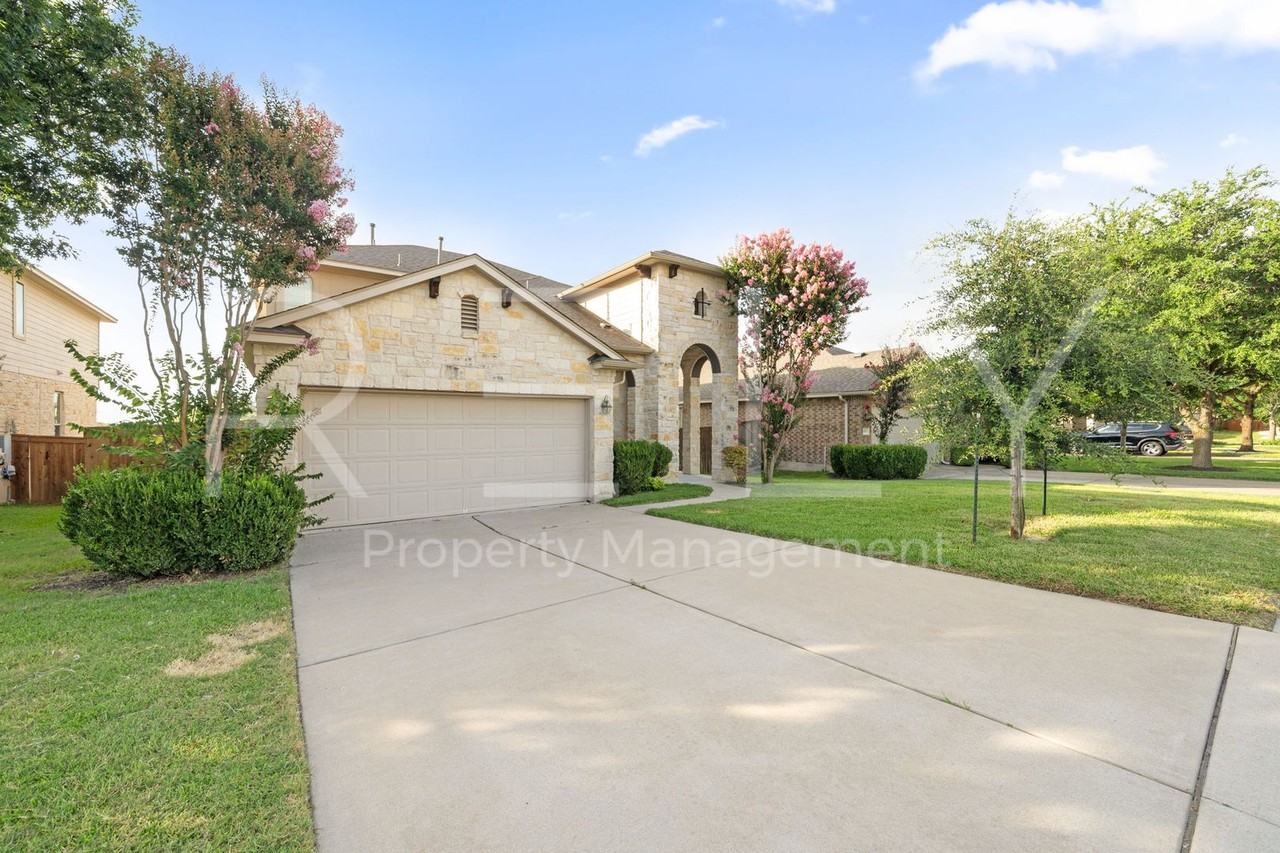 1405 Sunny Meadows Loop - Photo 3 of 47