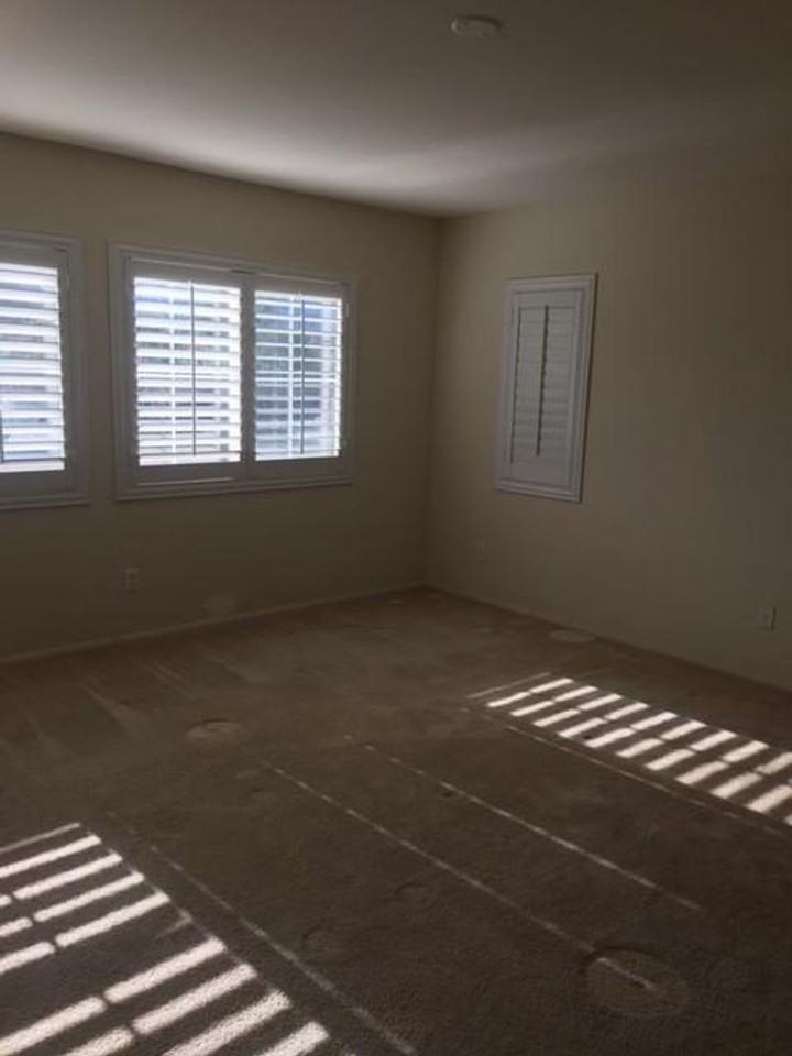 45817 Klamath Ct - Photo 3 of 14