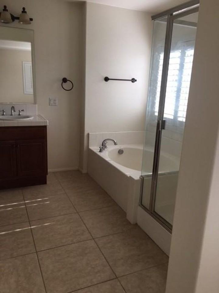 45817 Klamath Ct - Photo 4 of 14