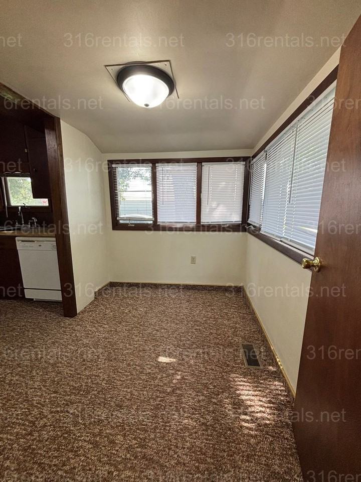 201 W Olive Ave - Photo 6 of 17