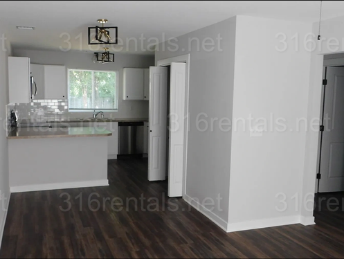 317 S Taylor St - Photo 2 of 9