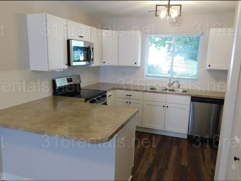 317 S Taylor St - Photo 3 of 9