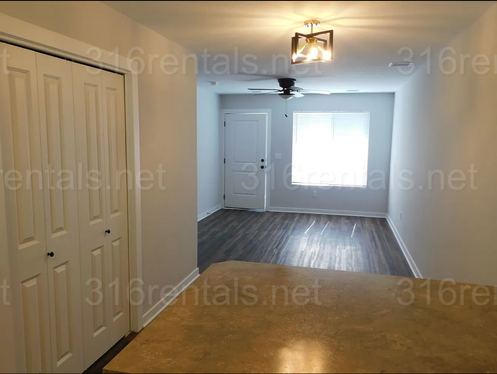 317 S Taylor St - Photo 4 of 9