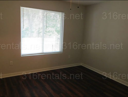 319 S Taylor St - Photo 7 of 9