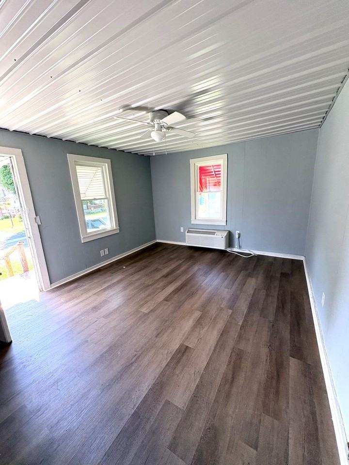 207 Frazier Ave - Photo 2 of 7