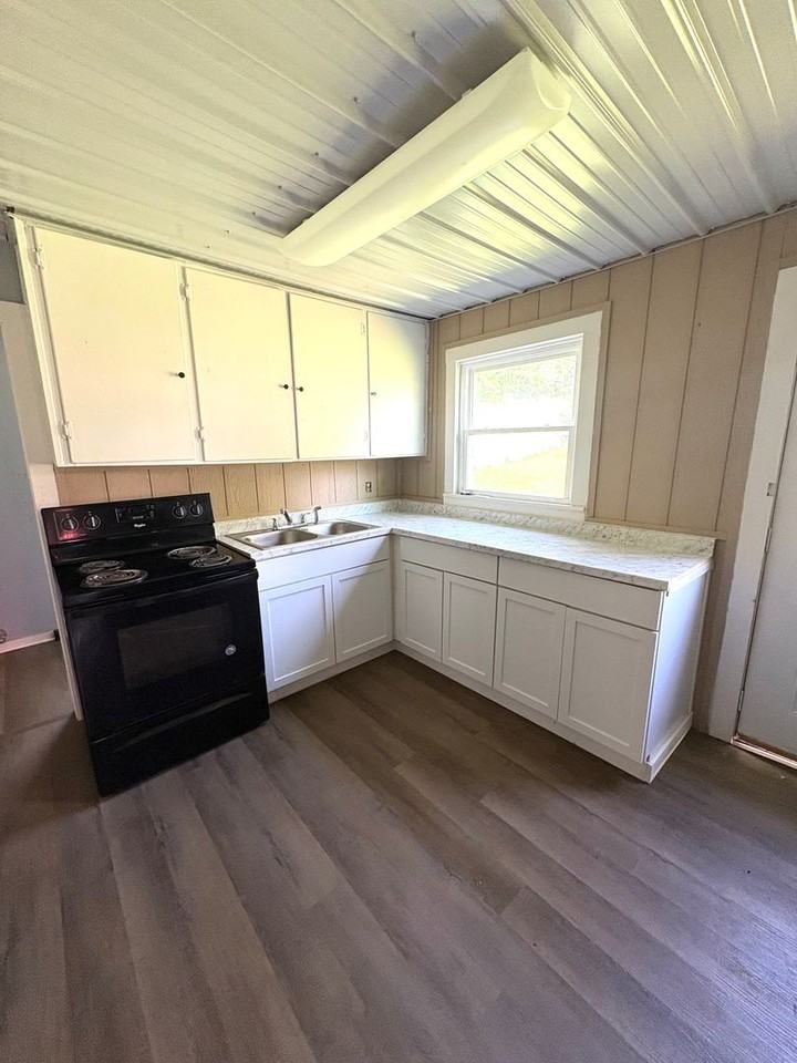 207 Frazier Ave - Photo 3 of 7