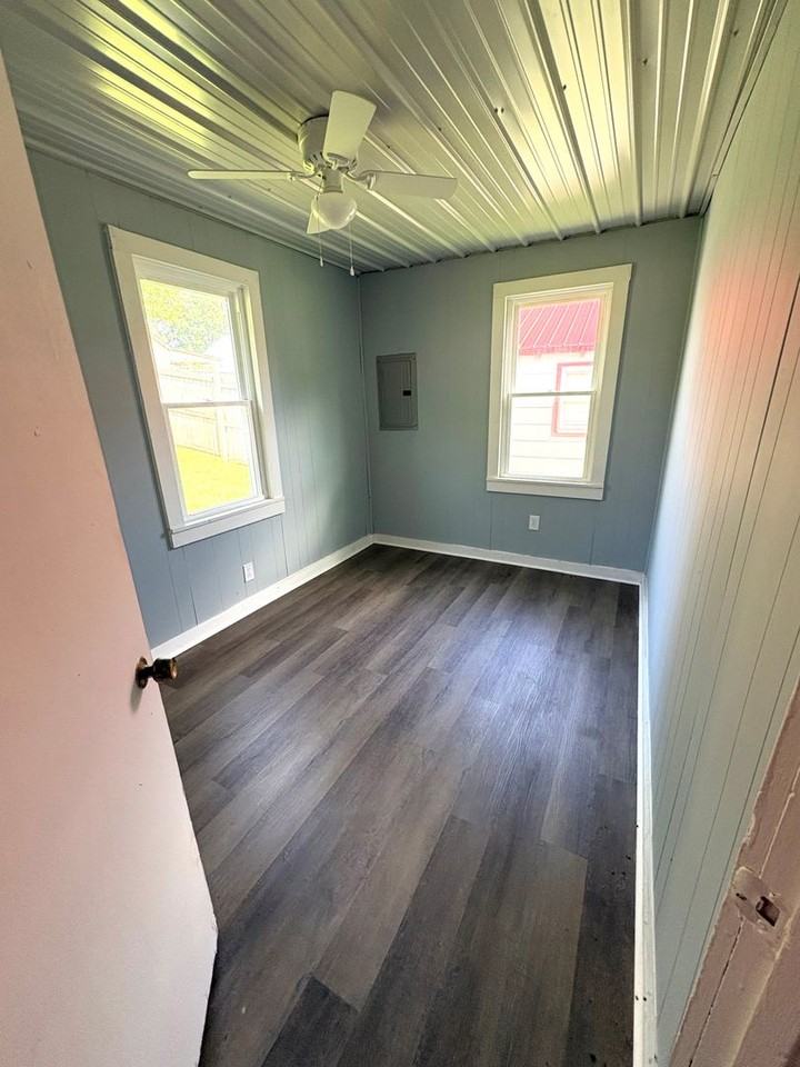 207 Frazier Ave - Photo 5 of 7