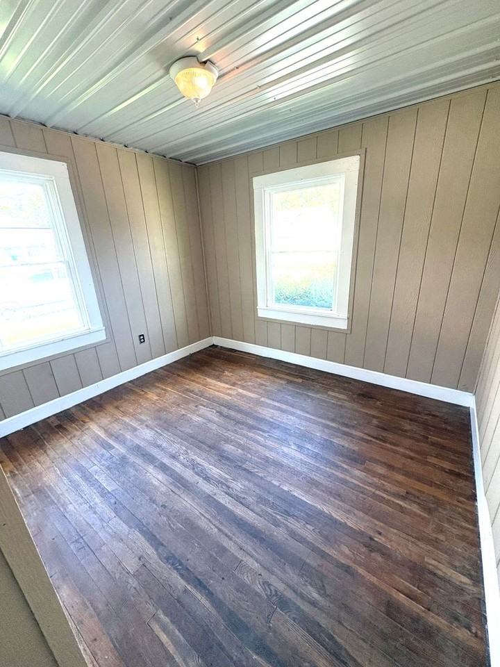 310 N Franklin St - Photo 4 of 7