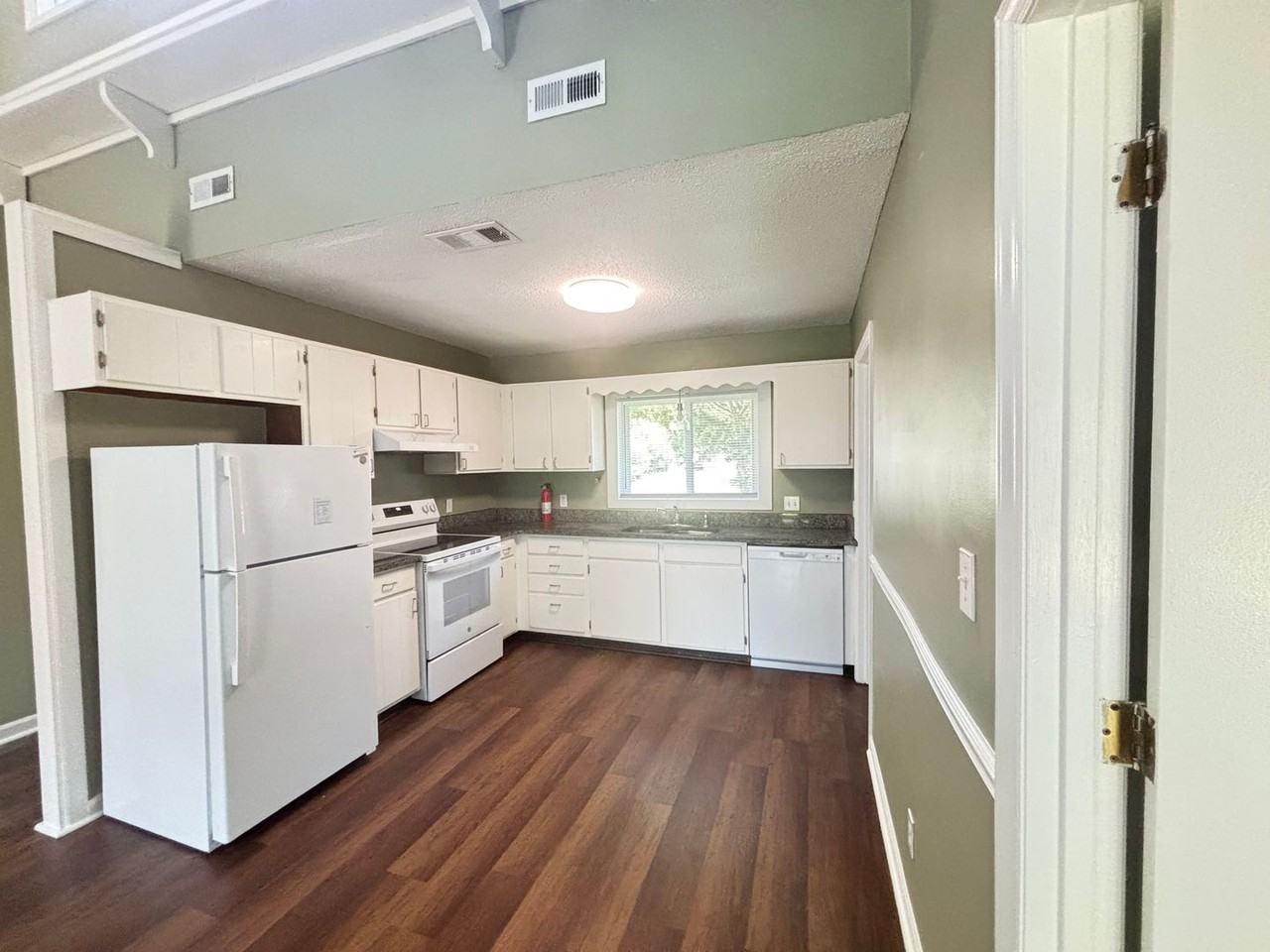 45 Indian Oak Ln - Photo 5 of 23
