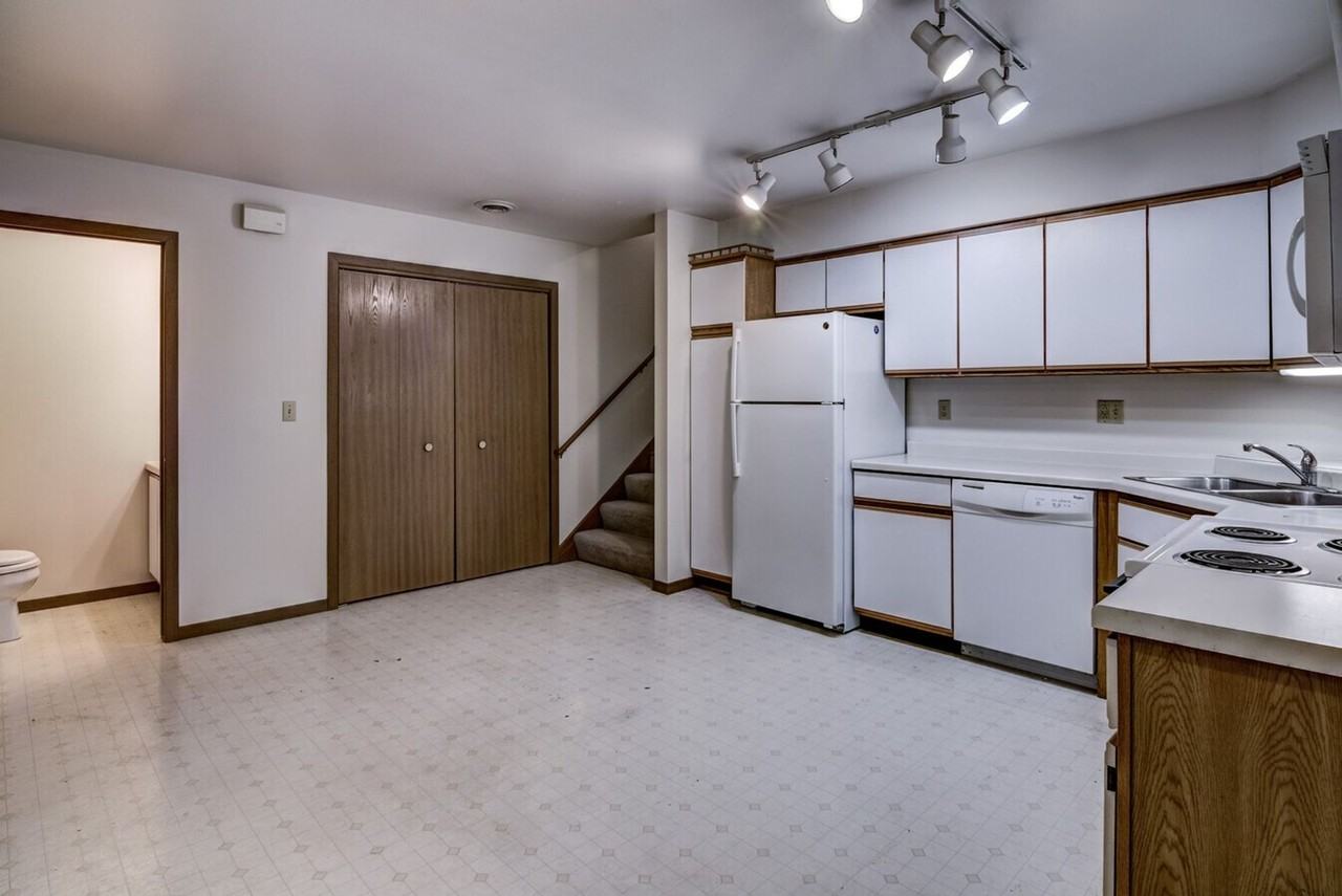 1050 W Hamilton Avenue - Photo 4 of 19