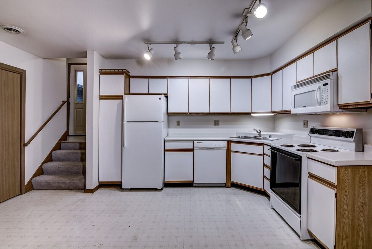 1050 W Hamilton Avenue - Photo 5 of 19