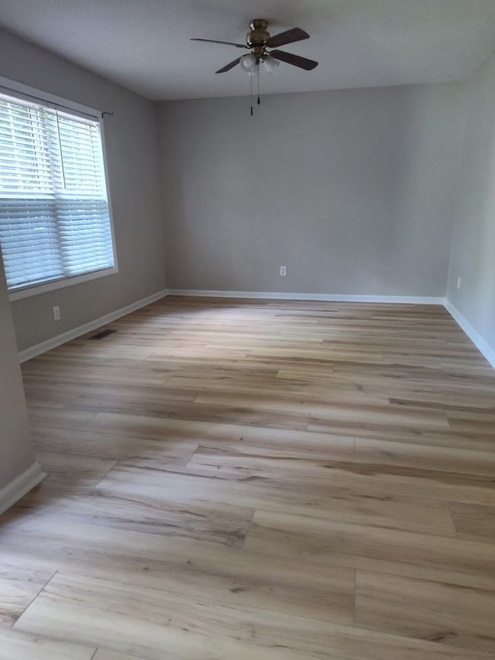 1228 Winslow Ave - Photo 3 of 9