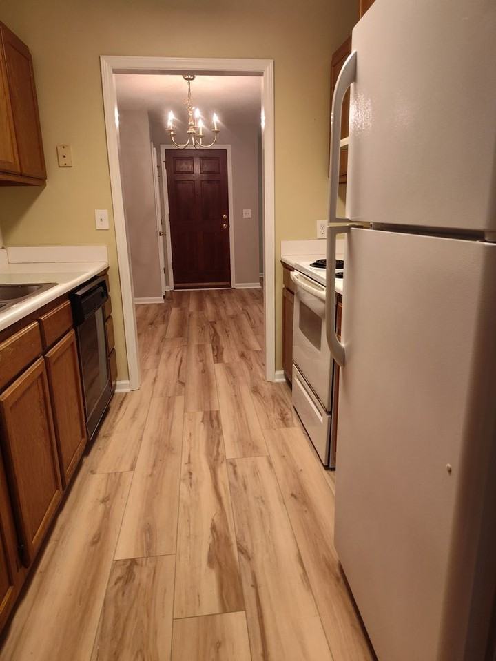 1228 Winslow Ave - Photo 6 of 9