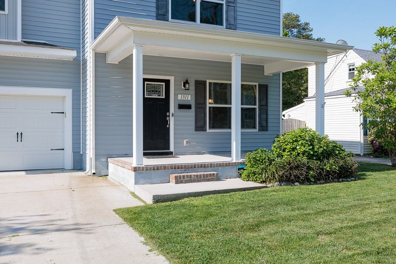 1311 Sunset Dr - Photo 4 of 47