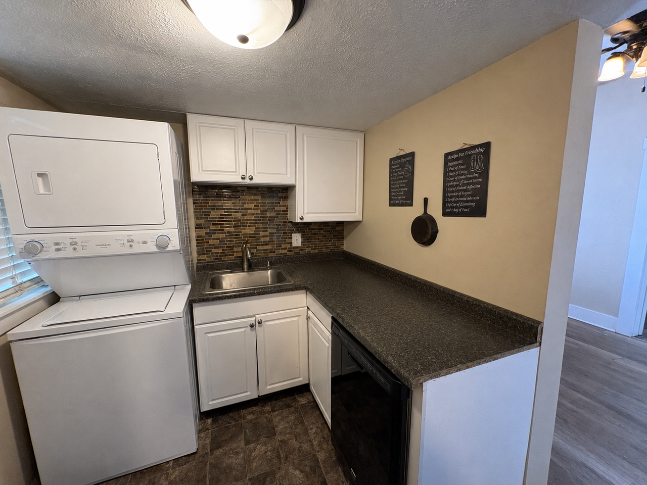 412 S 10th St #1 - Photo 5 of 10