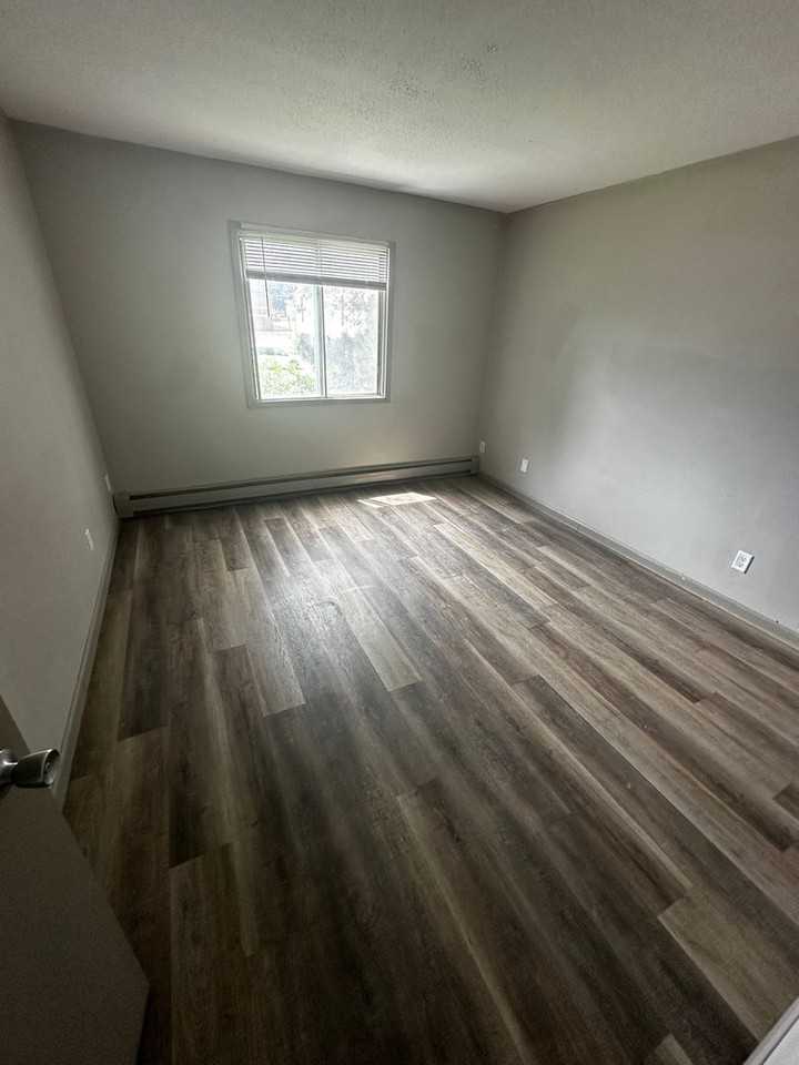 Southern Park Apartments - Photo 3 of 7