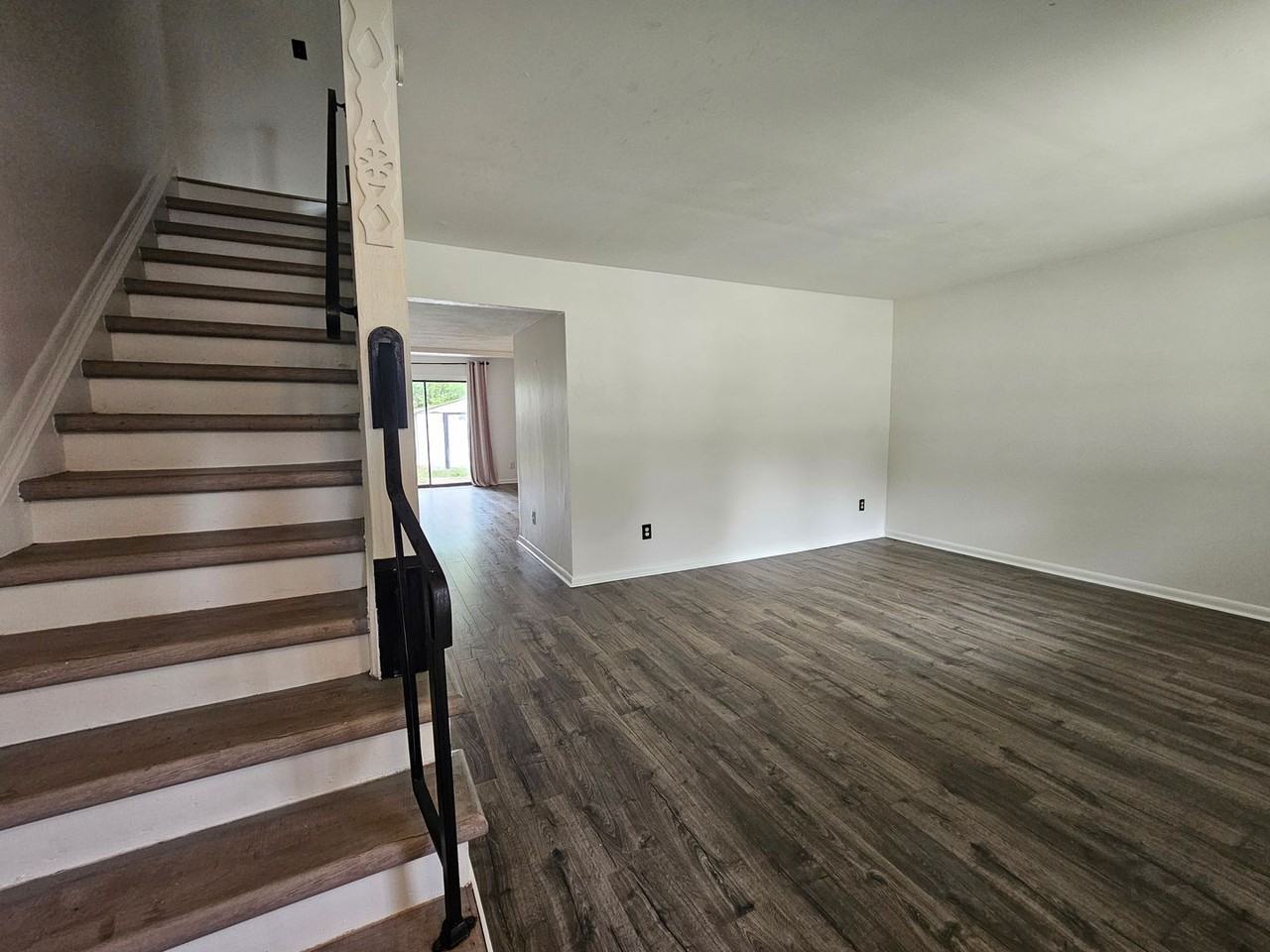 3339 Lakecrest Rd - Photo 3 of 22
