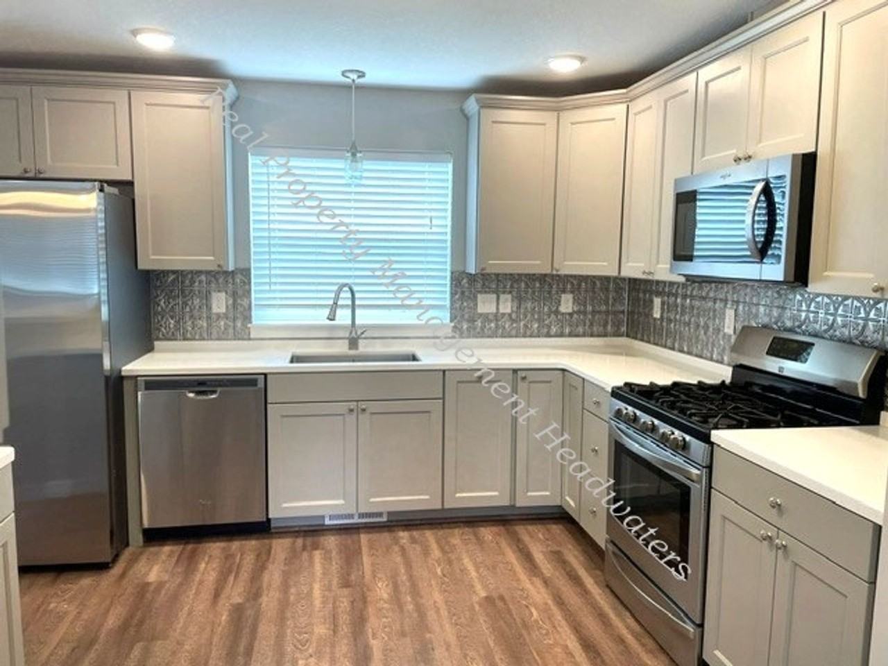 4747 Shore View Rd - Photo 2 of 24