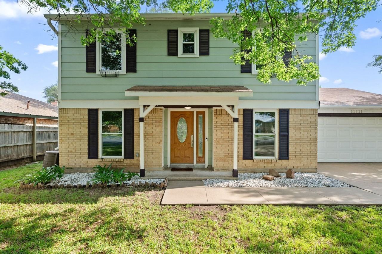 11811 Carshalton Dr - Photo 2 of 37