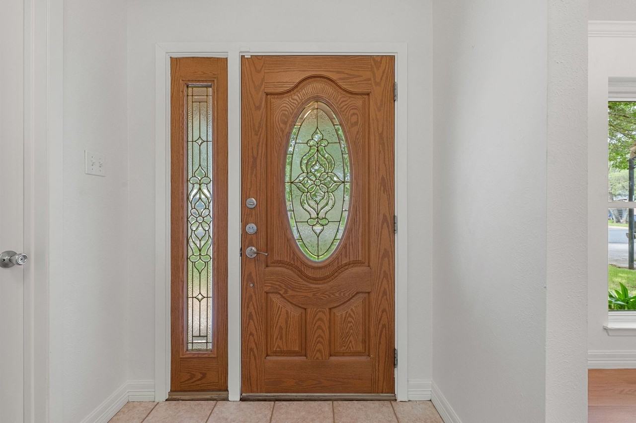 11811 Carshalton Dr - Photo 4 of 37