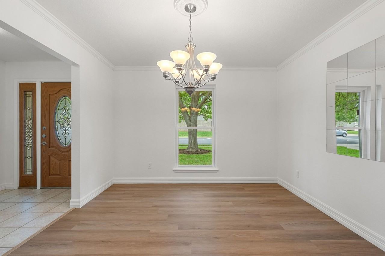 11811 Carshalton Dr - Photo 6 of 37