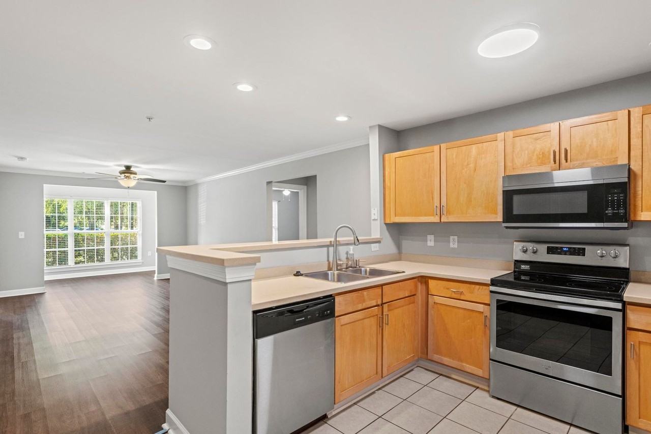 2820 Bloomfield Ln - Photo 4 of 20