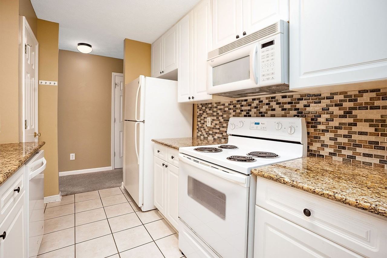 2428 E University Dr #103 - Photo 7 of 33