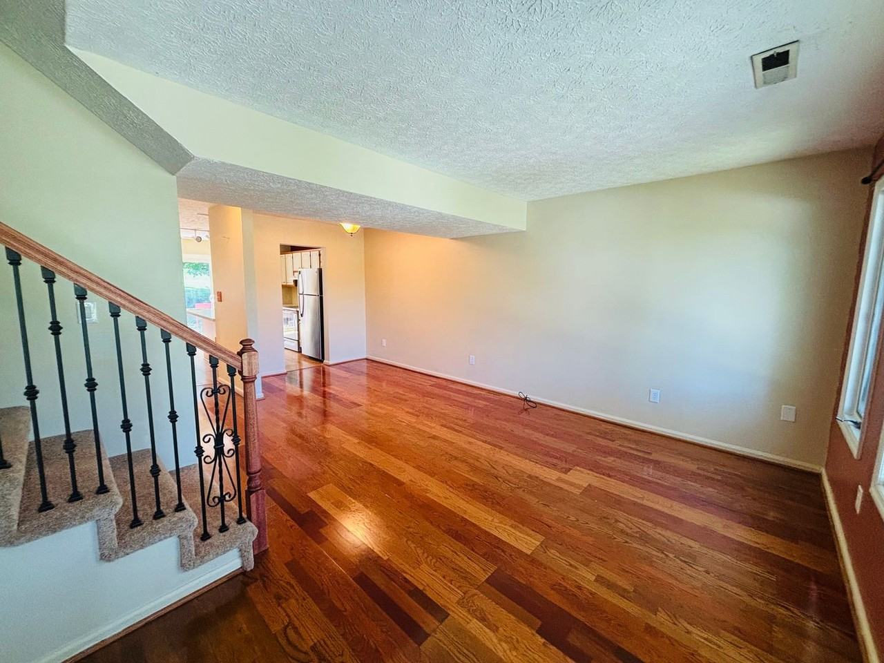 530 Kamran Dr - Photo 4 of 18