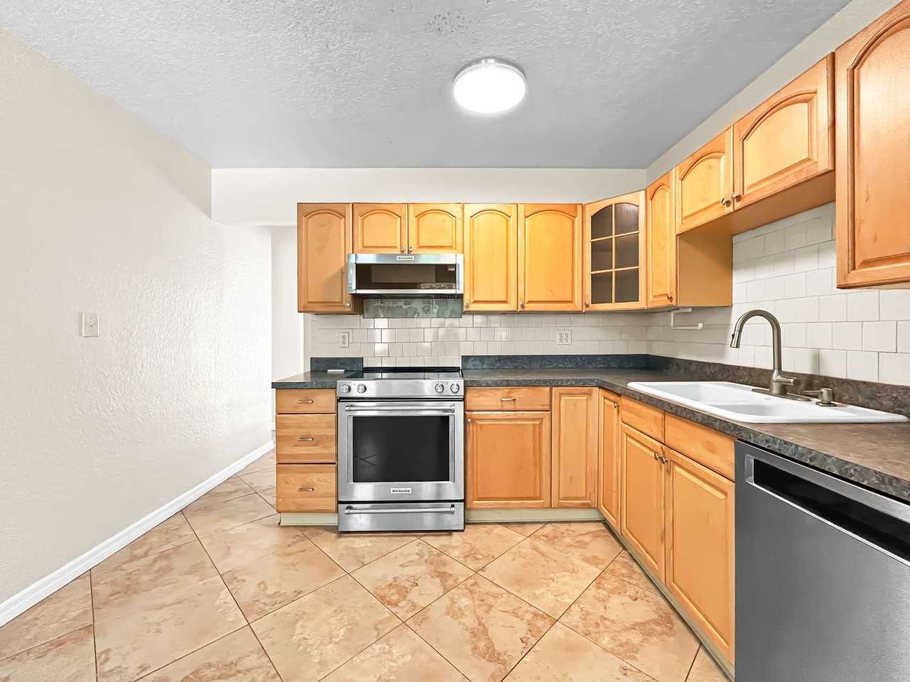 10170 65th Ave - Photo 7 of 17