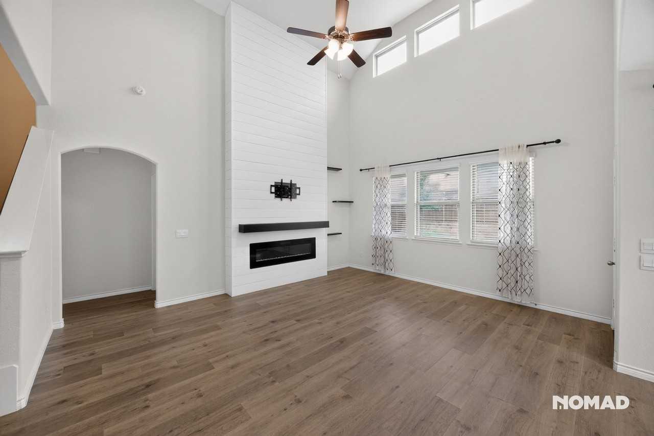 7225 Raynor Pl - Photo 3 of 39