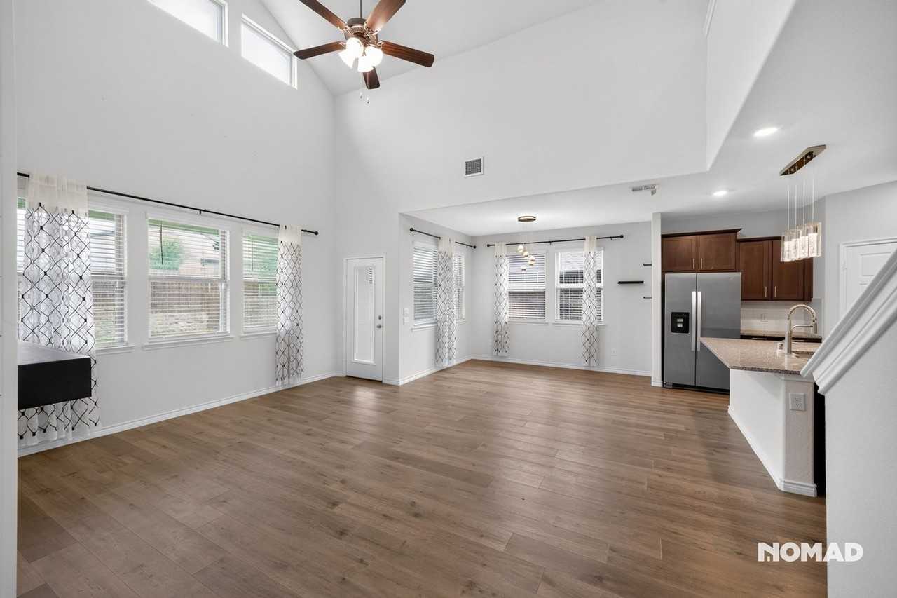 7225 Raynor Pl - Photo 5 of 39