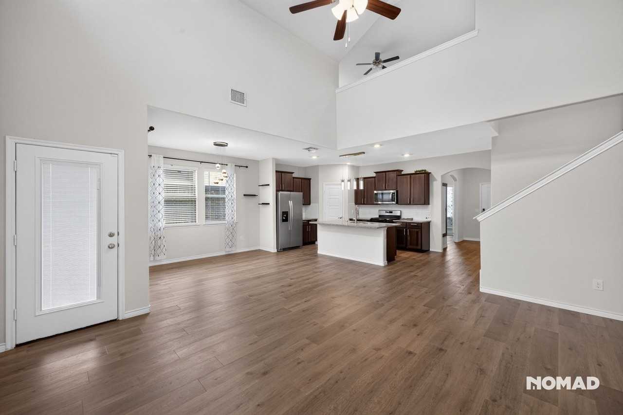 7225 Raynor Pl - Photo 6 of 39