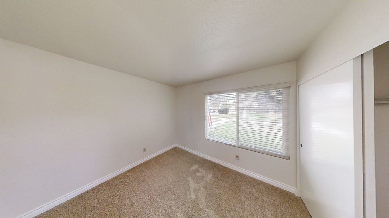 860 Ardmore Cir - Photo 7 of 12