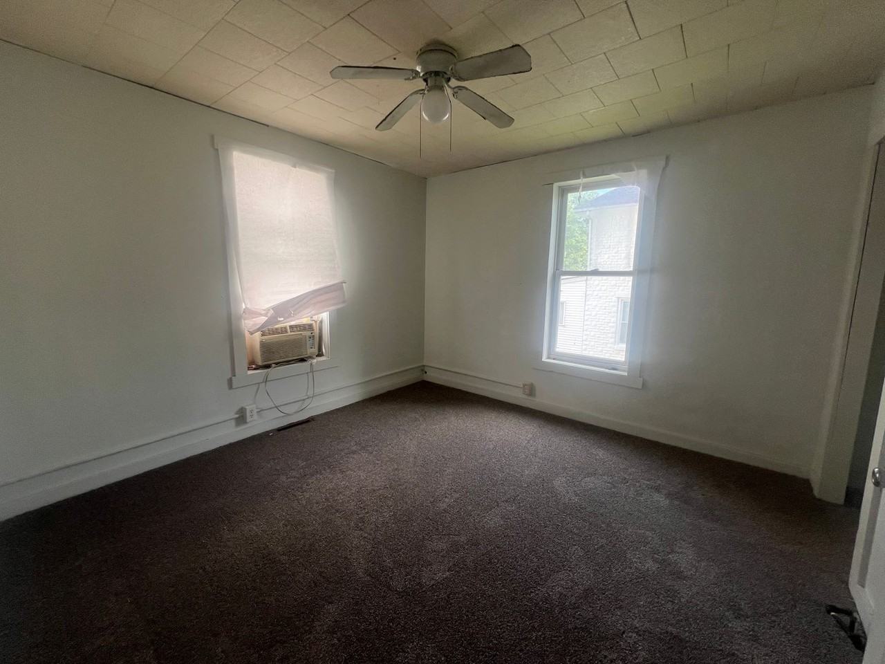 535 Locust Ave - Photo 4 of 16