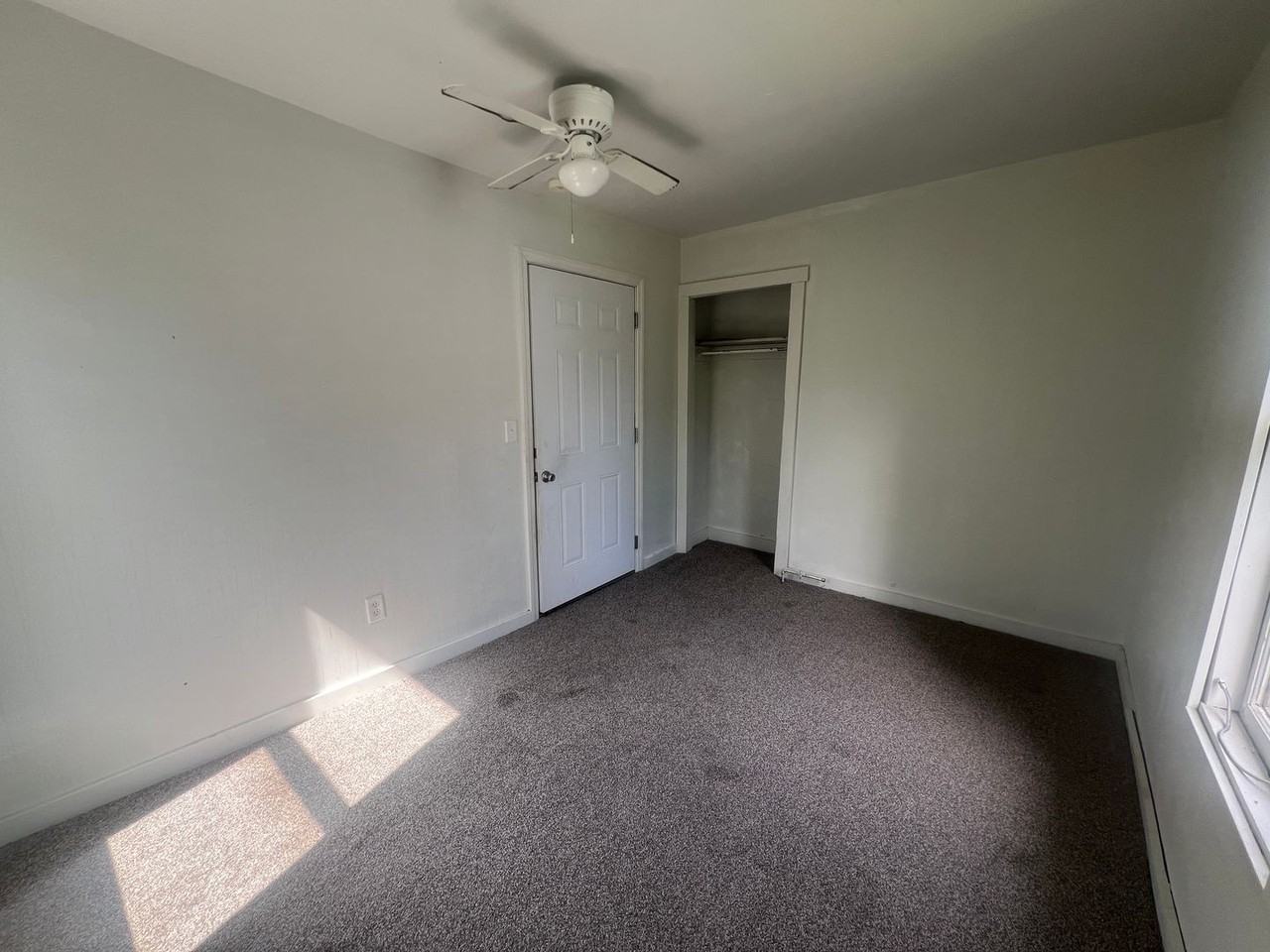 535 Locust Ave - Photo 5 of 16