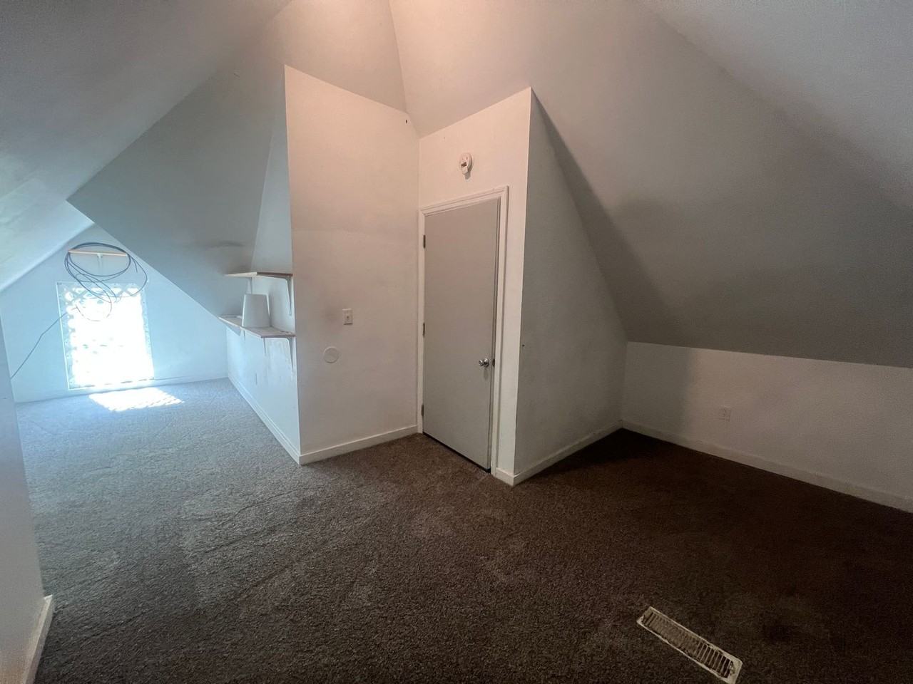 535 Locust Ave - Photo 7 of 16
