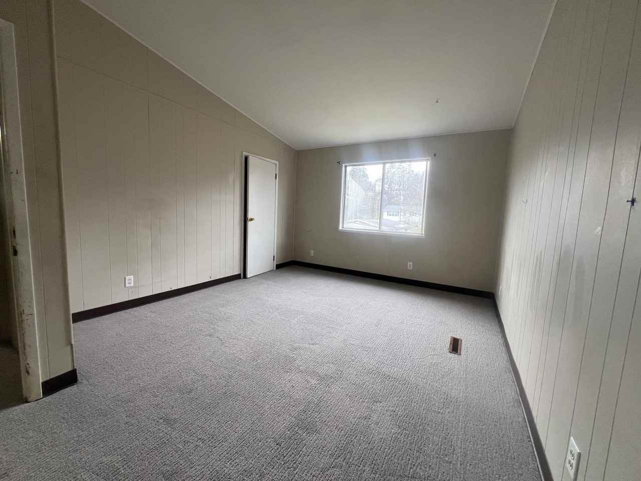 151 Bradley St - Photo 5 of 9