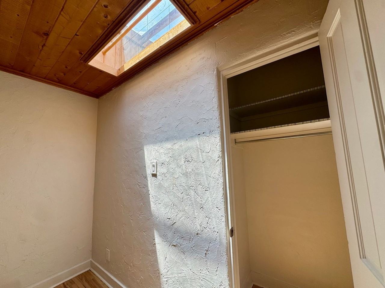 216 Carlisle Blvd Ne - Photo 6 of 18