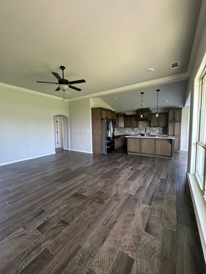 1505 Northridge Dr E - Photo 6 of 30