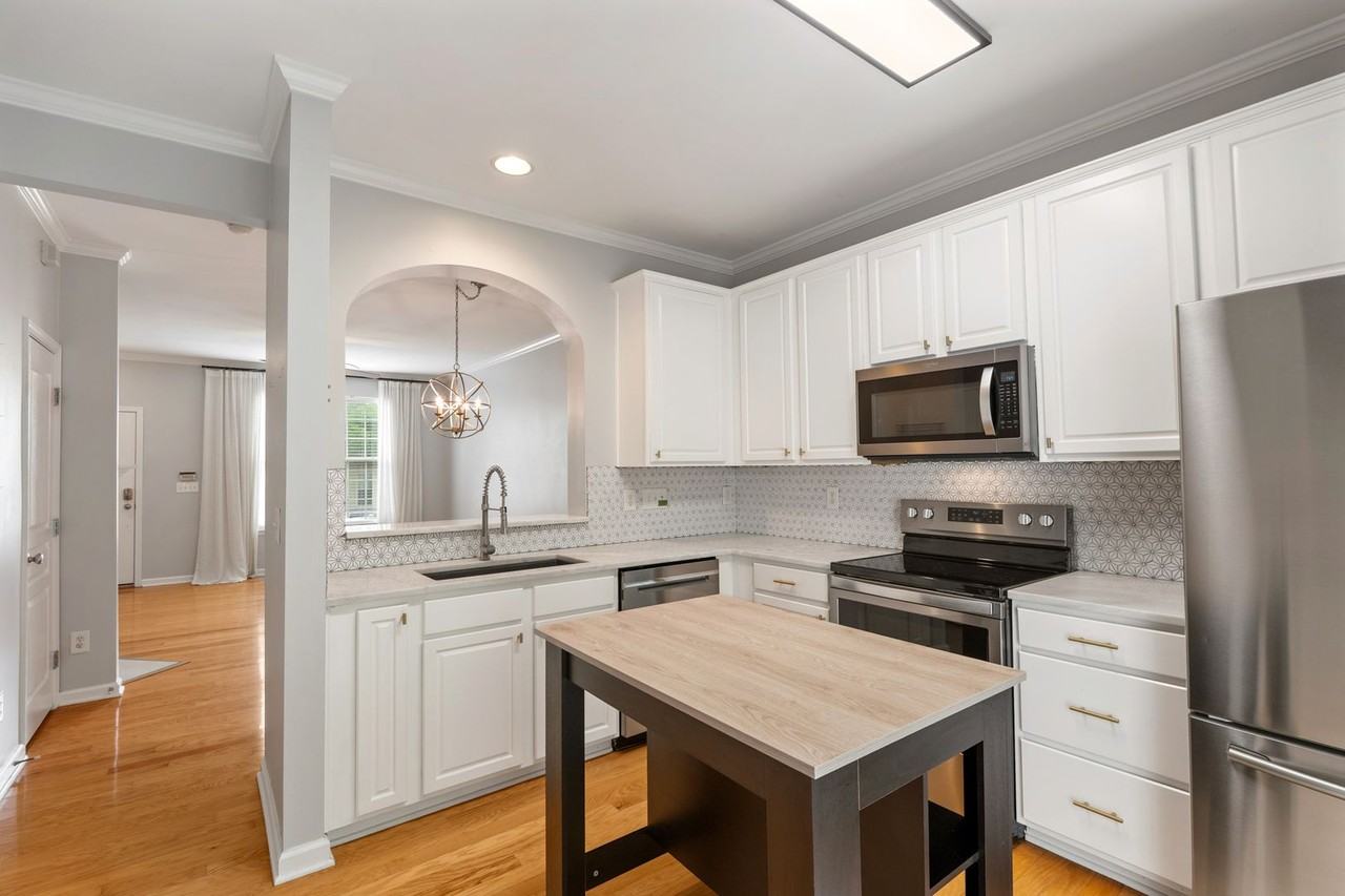 3811 Ramblewood Ave - Photo 2 of 23