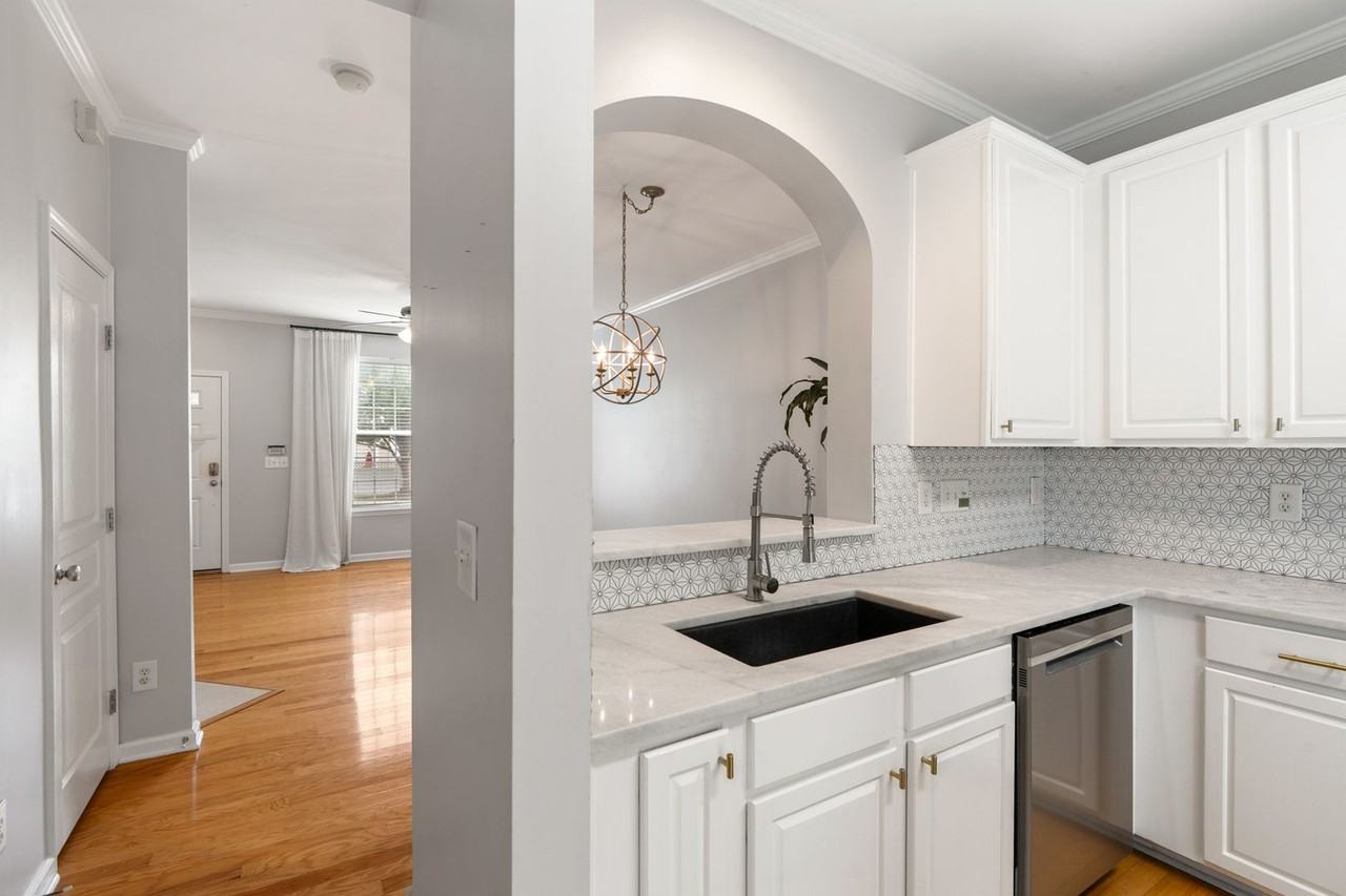 3811 Ramblewood Ave - Photo 3 of 23