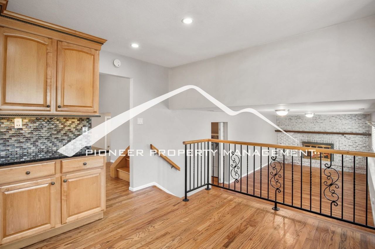223 Dolomite Dr - Photo 4 of 27