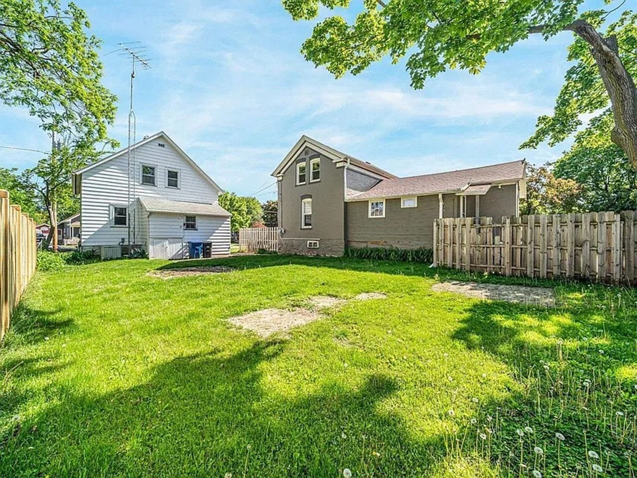 1319 Winnebago Ave - Photo 4 of 23