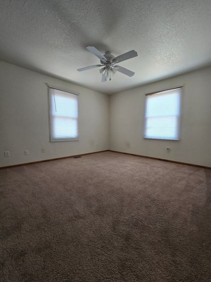 1007 Mullein Dr - Photo 7 of 15