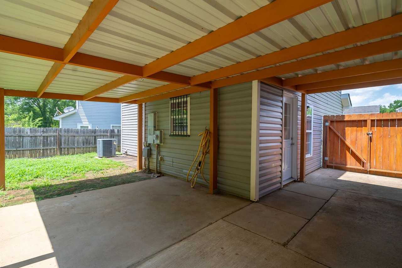 1053 Brianna Way - Photo 7 of 44